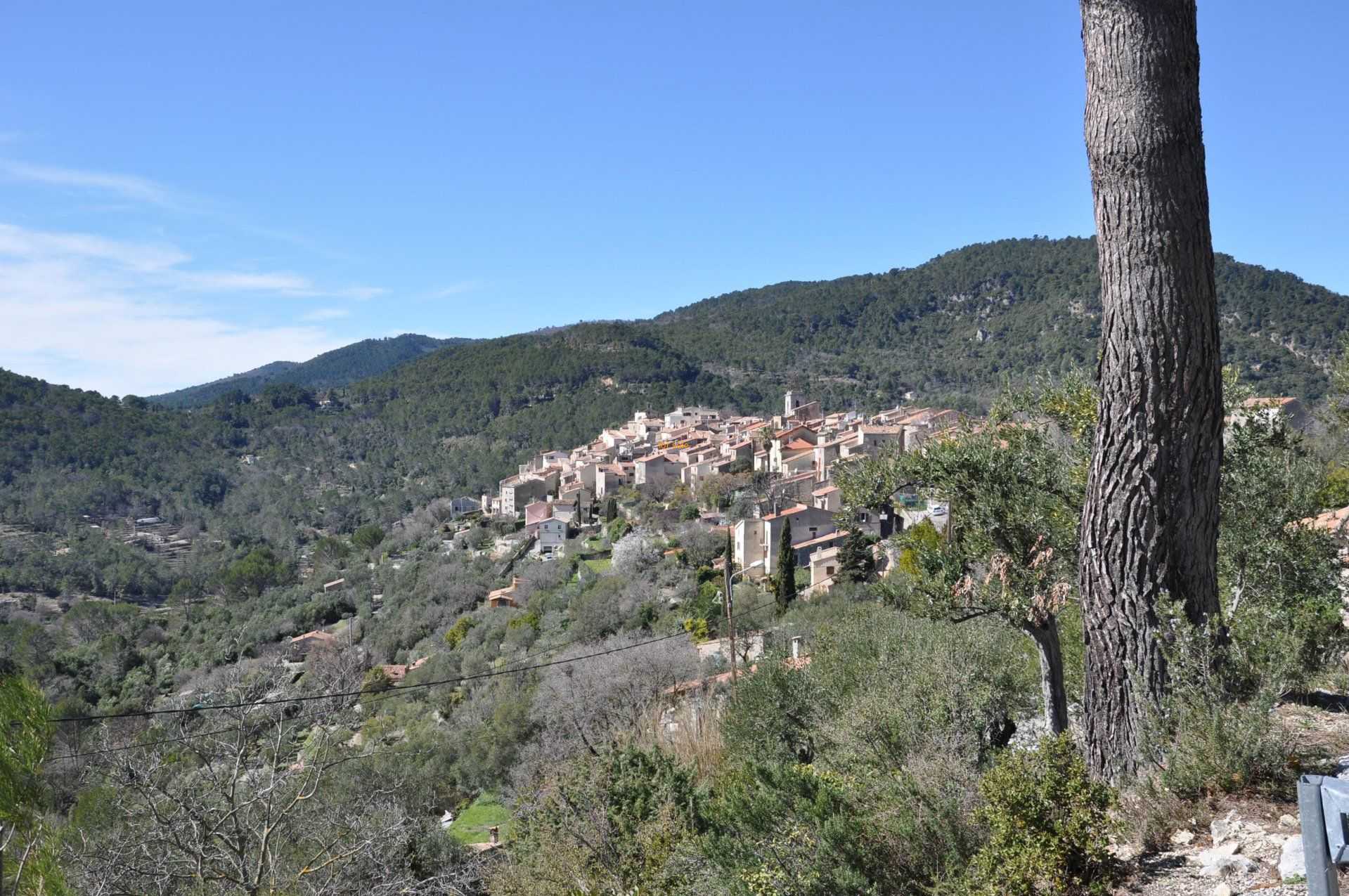 Condominium in Claviers, Provence-Alpes-Côte d'Azur 10120893
