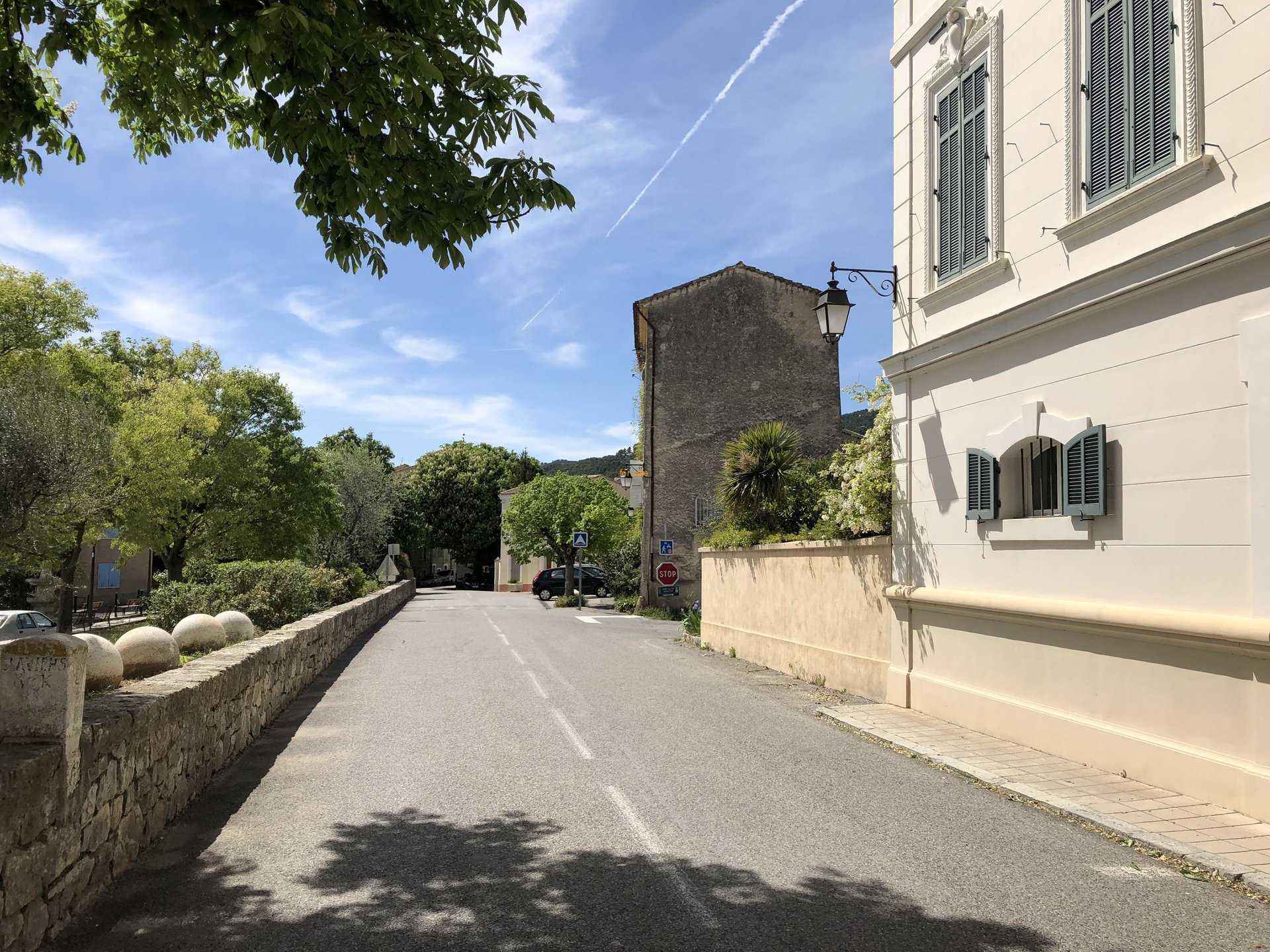 Kondominium dalam Claviers, Provence-Alpes-Côte d'Azur 10120893
