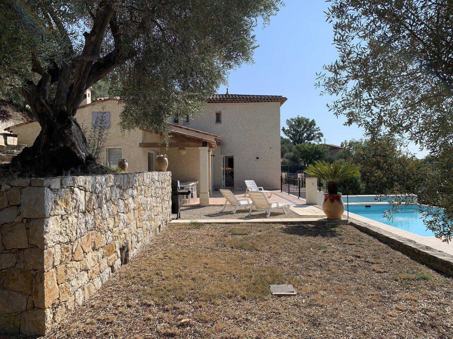 σπίτι σε Callian, Provence-Alpes-Côte d'Azur 10120896