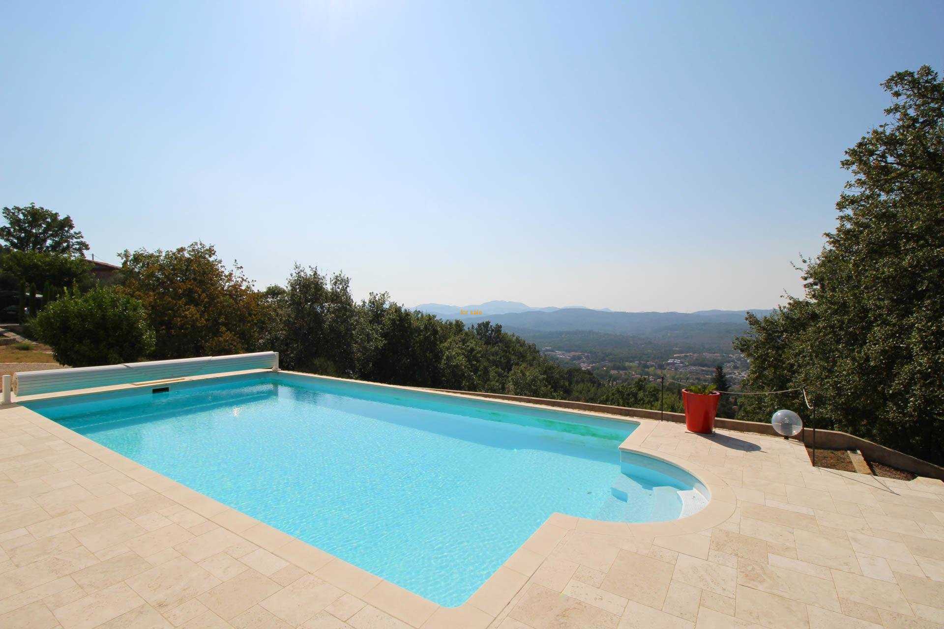 σπίτι σε Callian, Provence-Alpes-Cote d'Azur 10120896