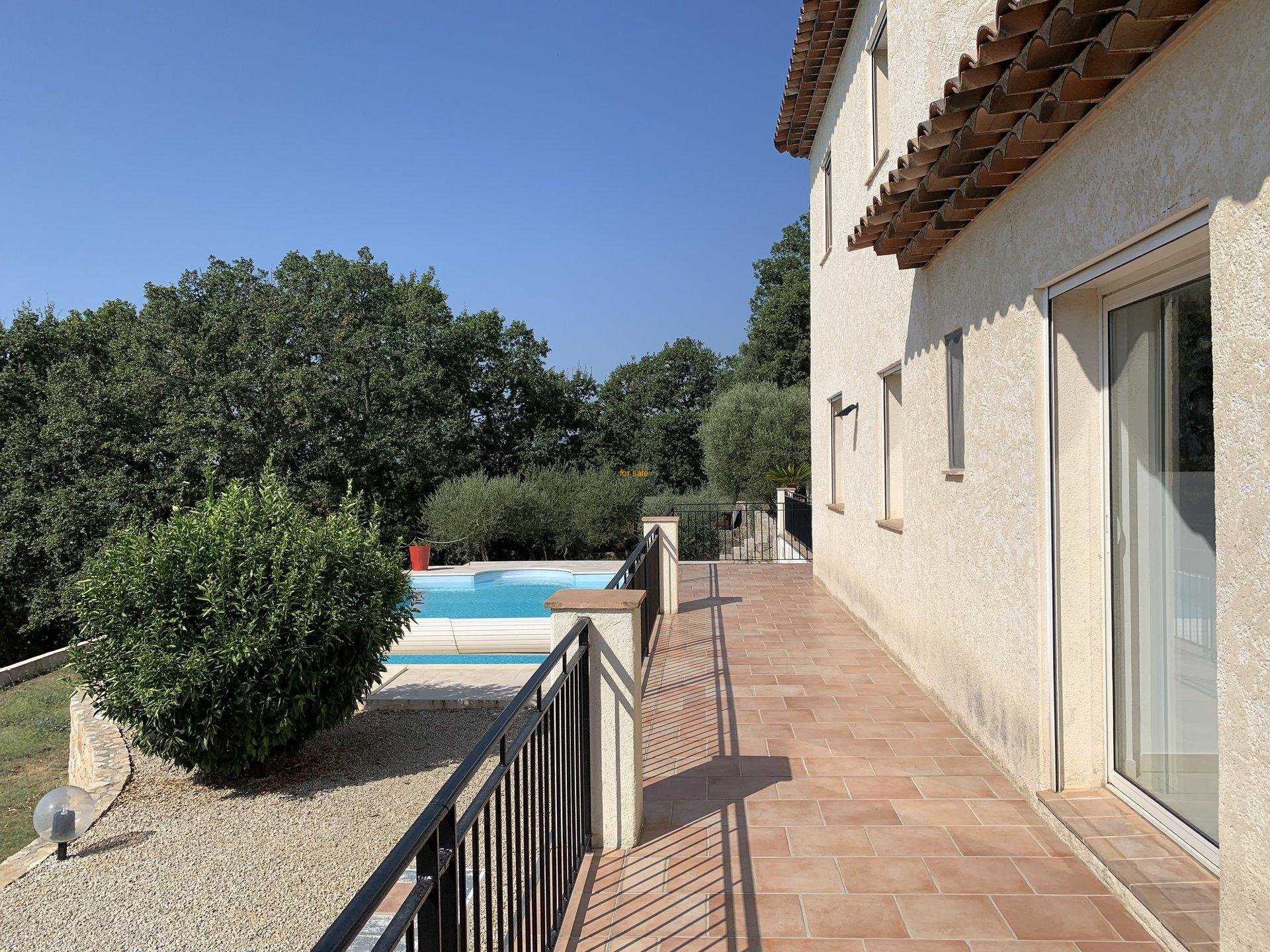 σπίτι σε Callian, Provence-Alpes-Côte d'Azur 10120896