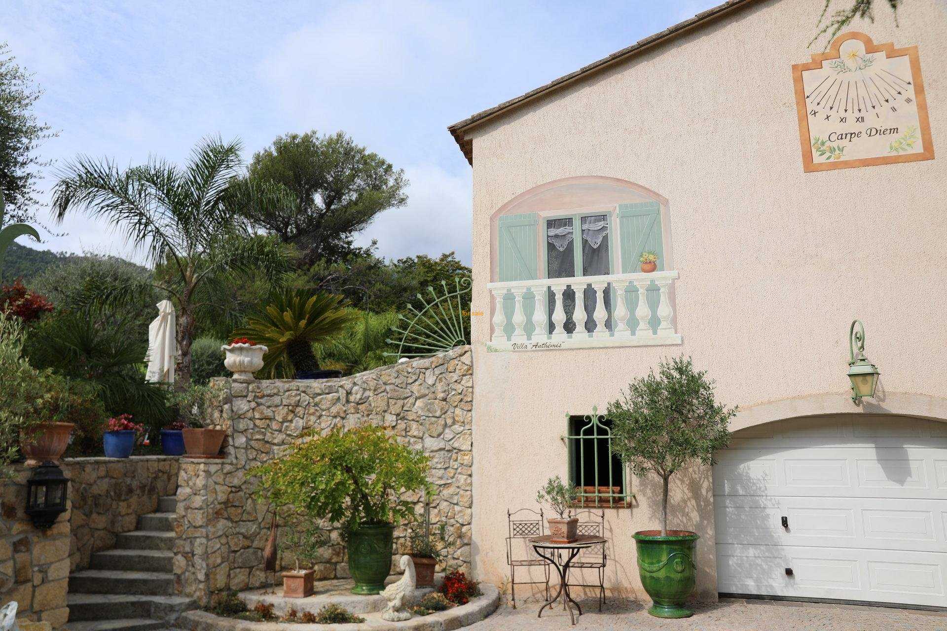 房子 在 Gorbio, Provence-Alpes-Côte d'Azur 10120897