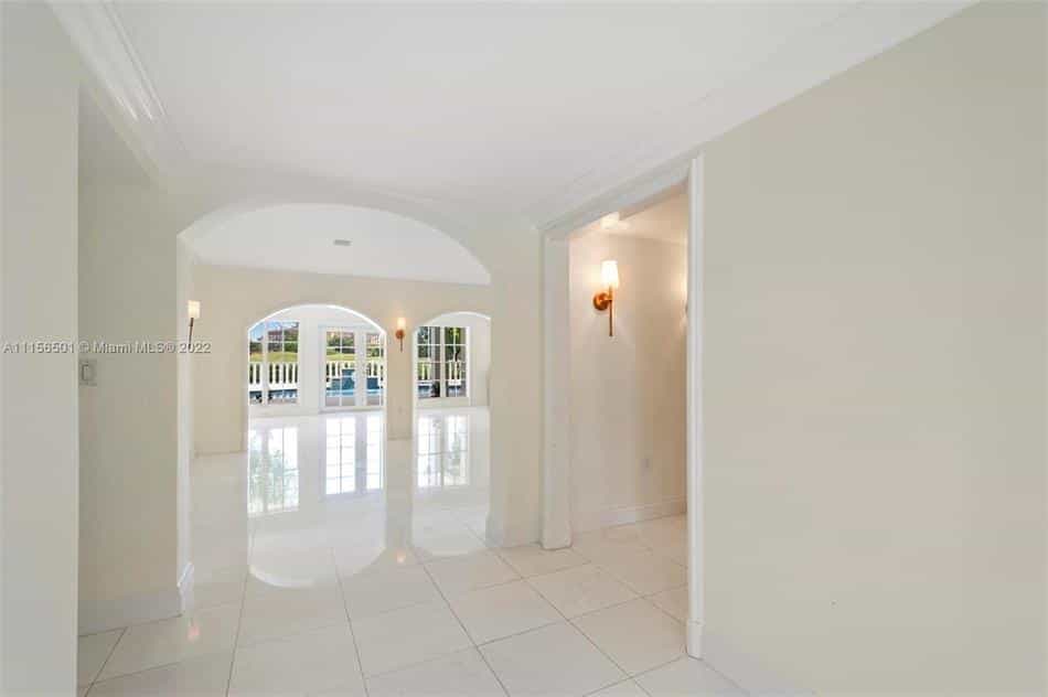 Condominium in Coral Gables, Florida 10121031