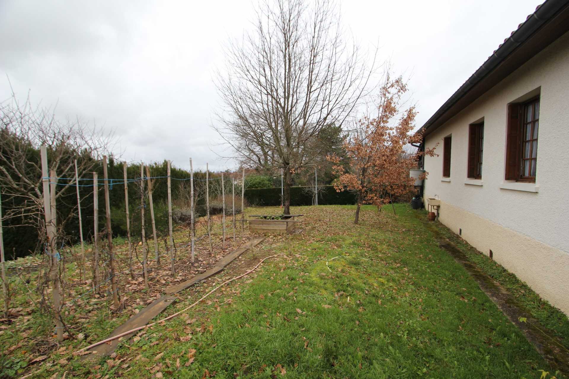House in Belves, Nouvelle-Aquitaine 10122054