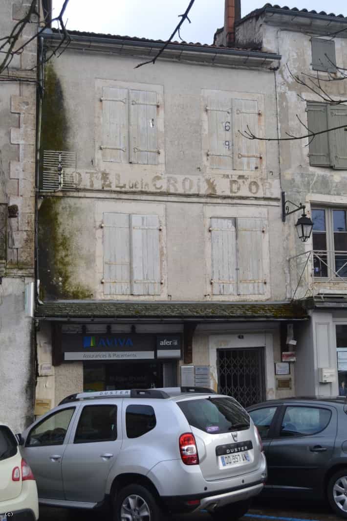 Casa nel Ruffec, Nouvelle-Aquitaine 10122059