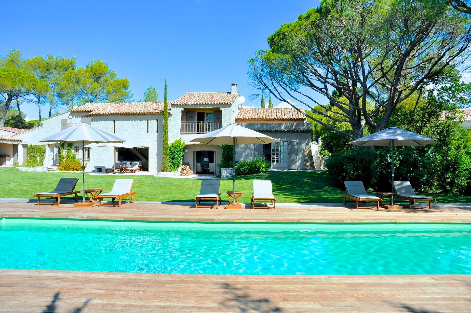Rumah di Valescure, Provence-Alpes-Cote d'Azur 10122223
