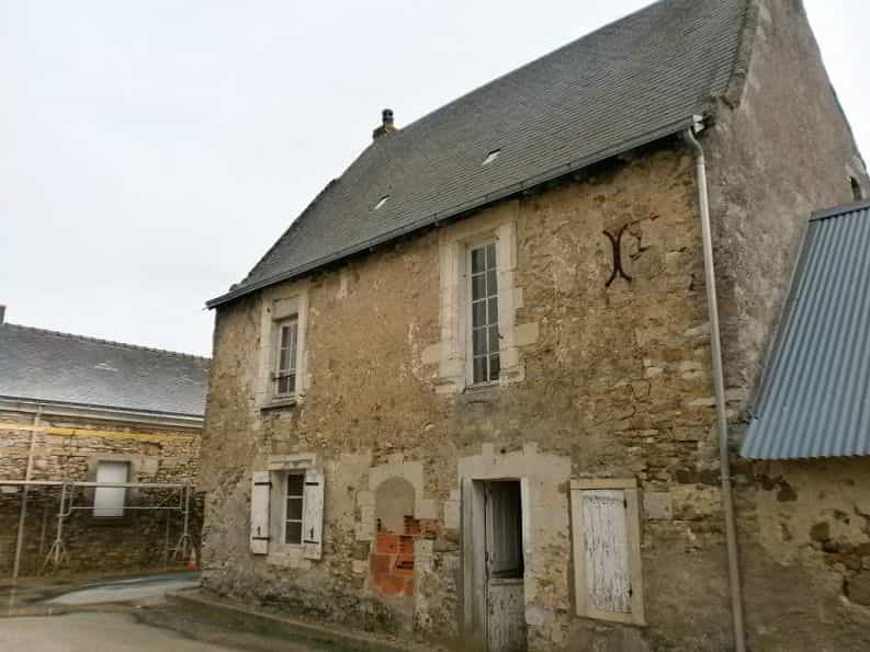 σπίτι σε Brissarthe, Pays de la Loire 10123089