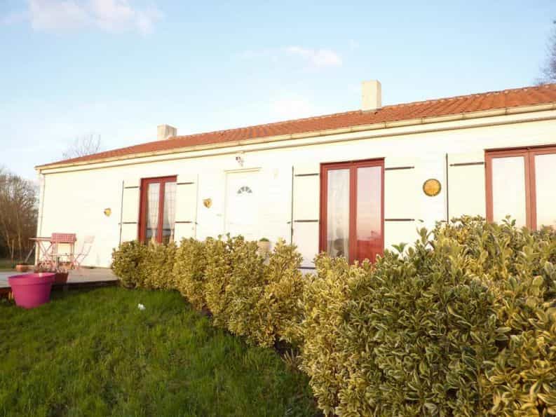 House in Saint-Colomban, Pays de la Loire 10123107