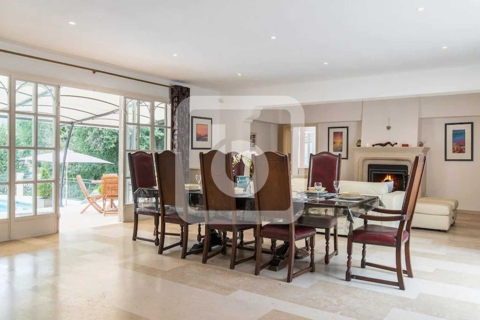 Huis in Chateauneuf-Grasse, Provence-Alpes-Côte d'Azur 10123287