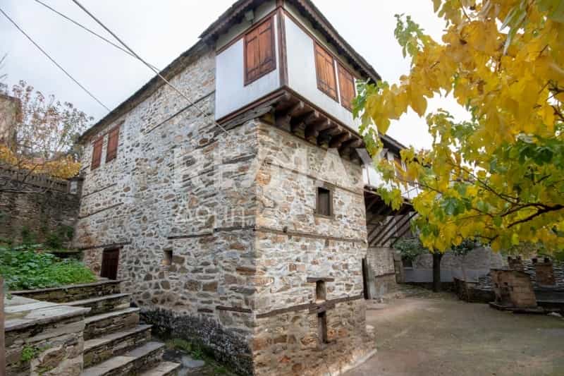 Condominium in Agios Lavrentios,  10123404