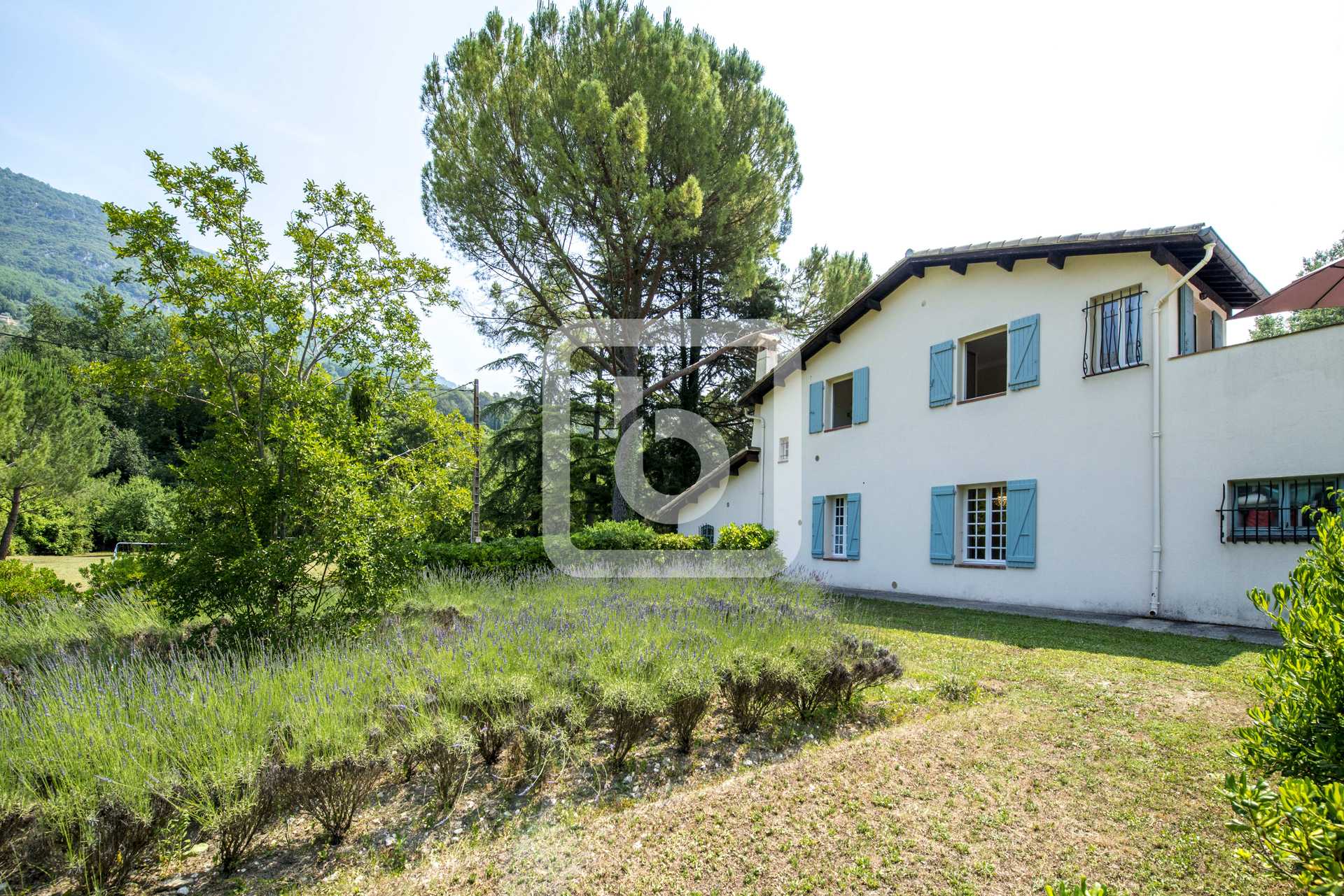 casa en Tourrettes-sur-Loup, Provenza-Alpes-Costa Azul 10123827