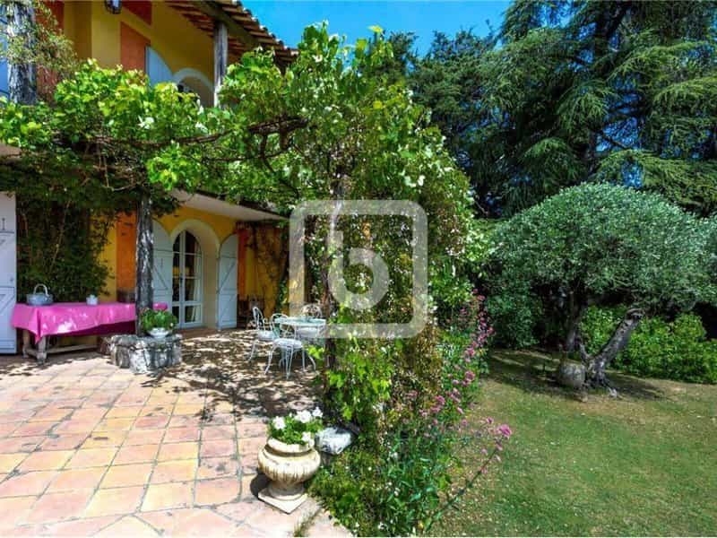House in Châteauneuf, Provence-Alpes-Côte d'Azur 10123888
