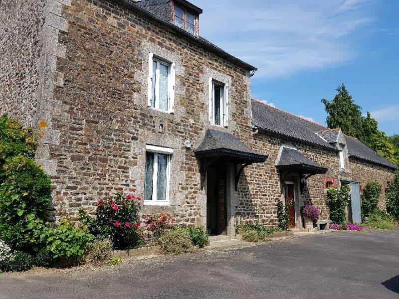 rumah dalam Fougeres, Bretagne 10124015
