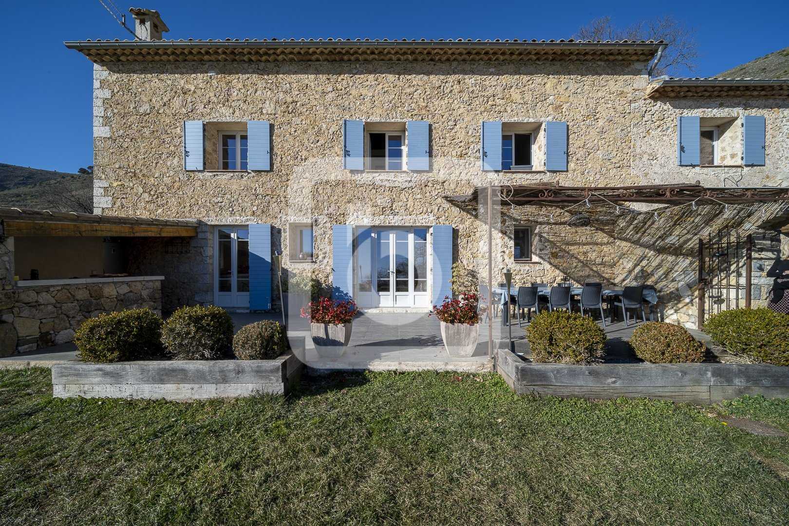 房子 在 Tourrettes-sur-Loup, Provence-Alpes-Côte d'Azur 10124166