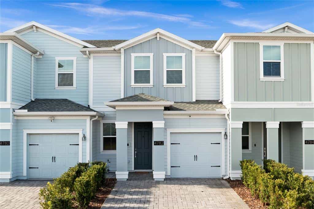 House in Hunters Creek, Florida 10124699