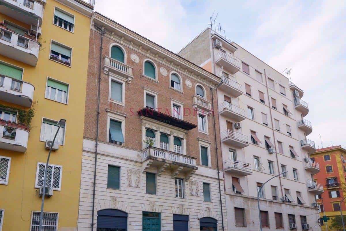 Condominium in Rome, Lazio 10124811