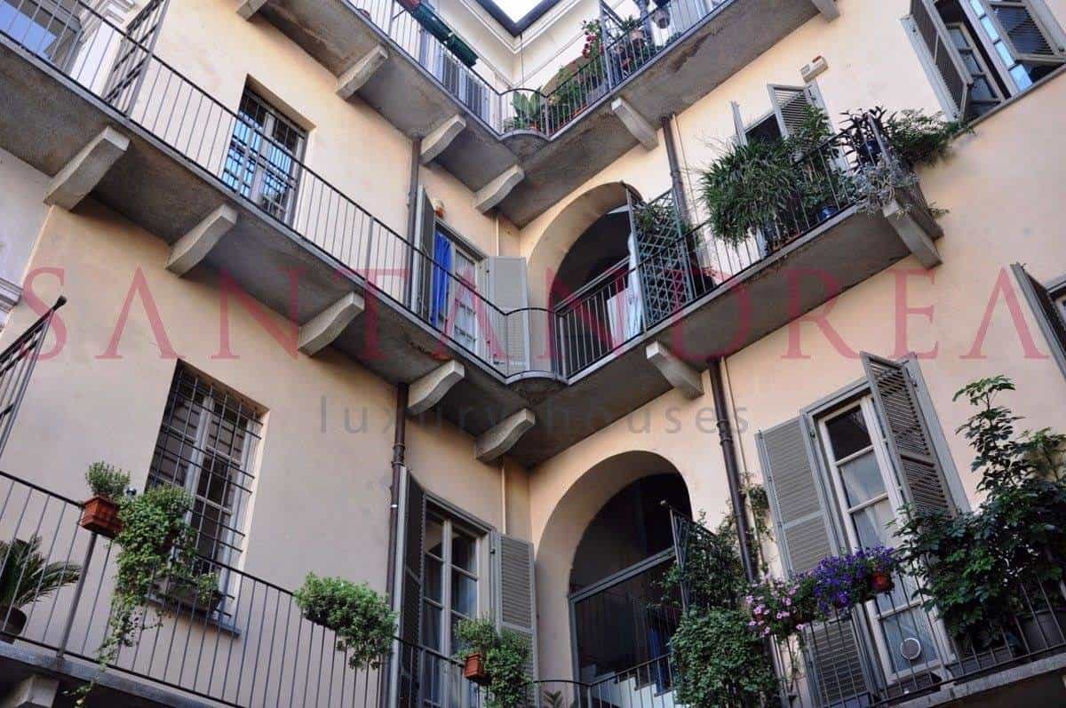 Condominium in Turin, Piedmont 10124828
