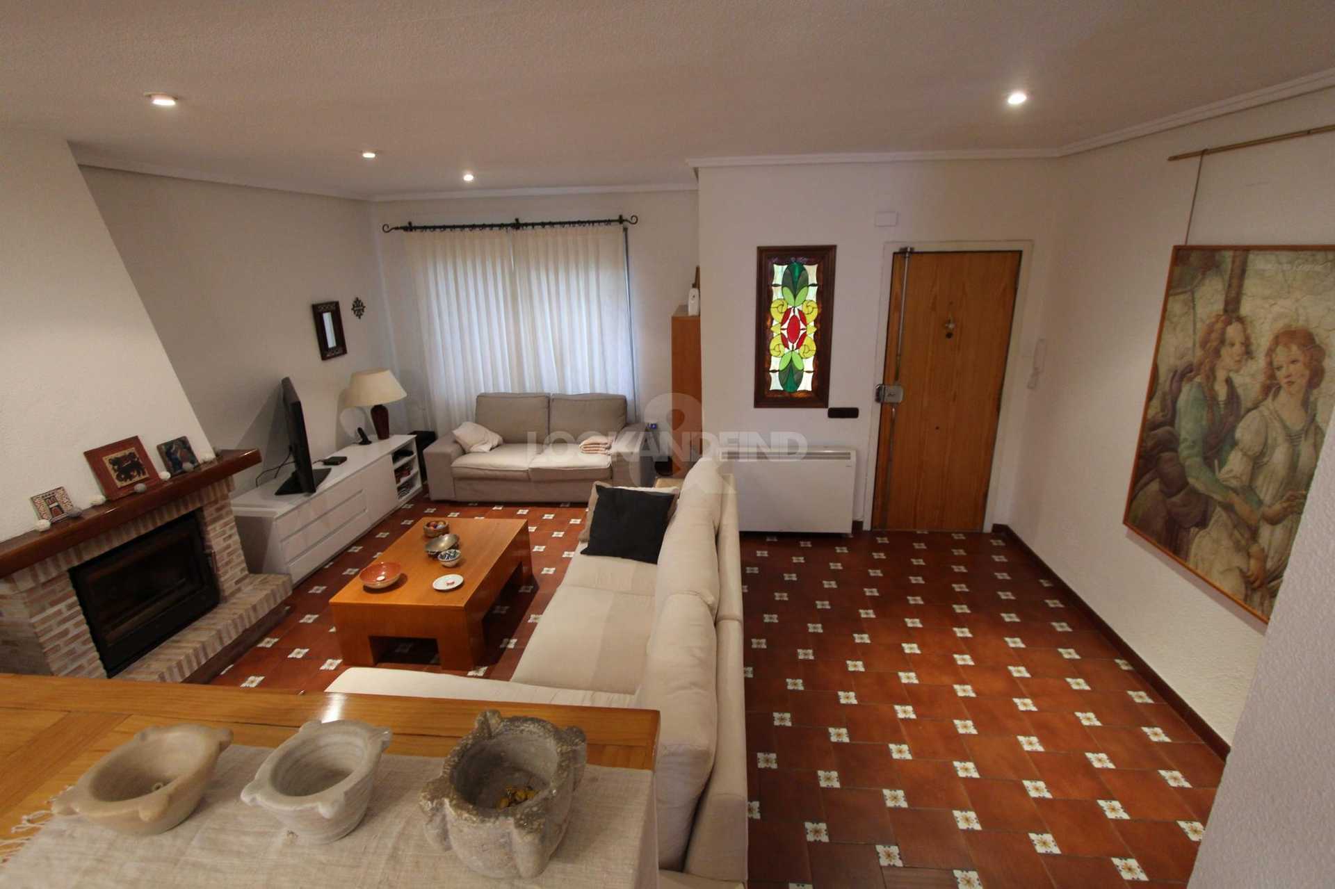 жилой дом в La Eliana, Comunidad Valenciana 10126192