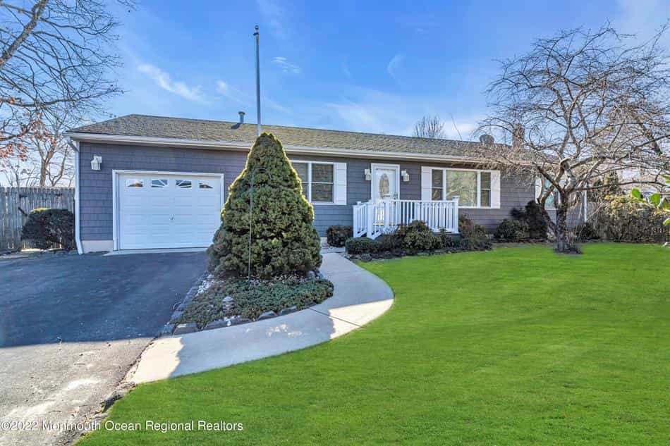 House in Edgemere Estates, New Jersey 10126537