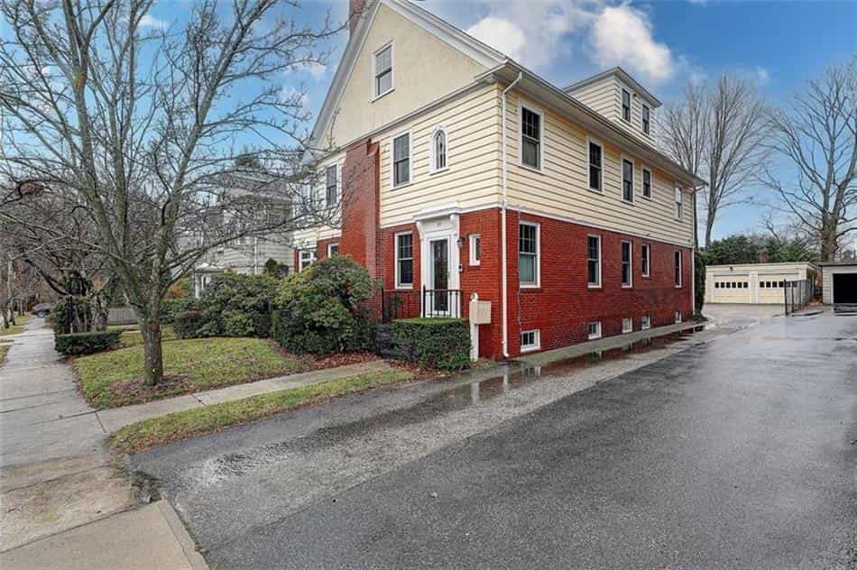 Condominium in Rumford, Rhode Island 10126668