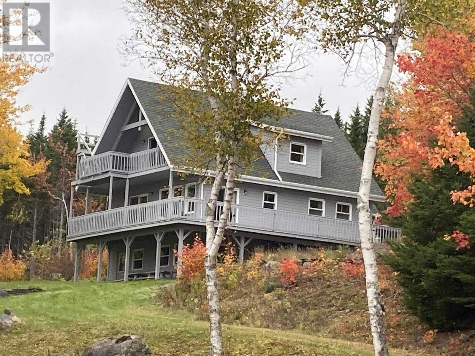 House in Port Hawkesbury, Nova Scotia 10126885