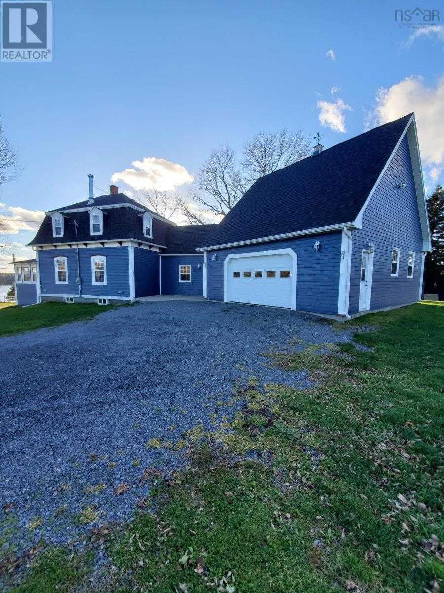 Rumah di Boylston, Nova Scotia 10126887