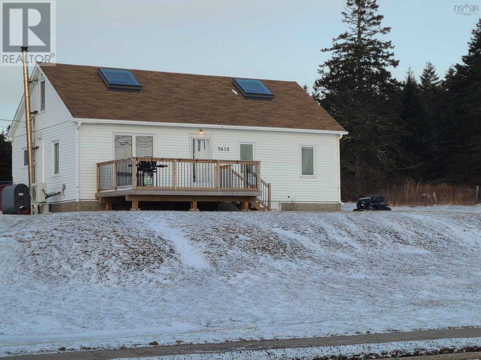 Hus i Baddeck, Nova Scotia 10126895