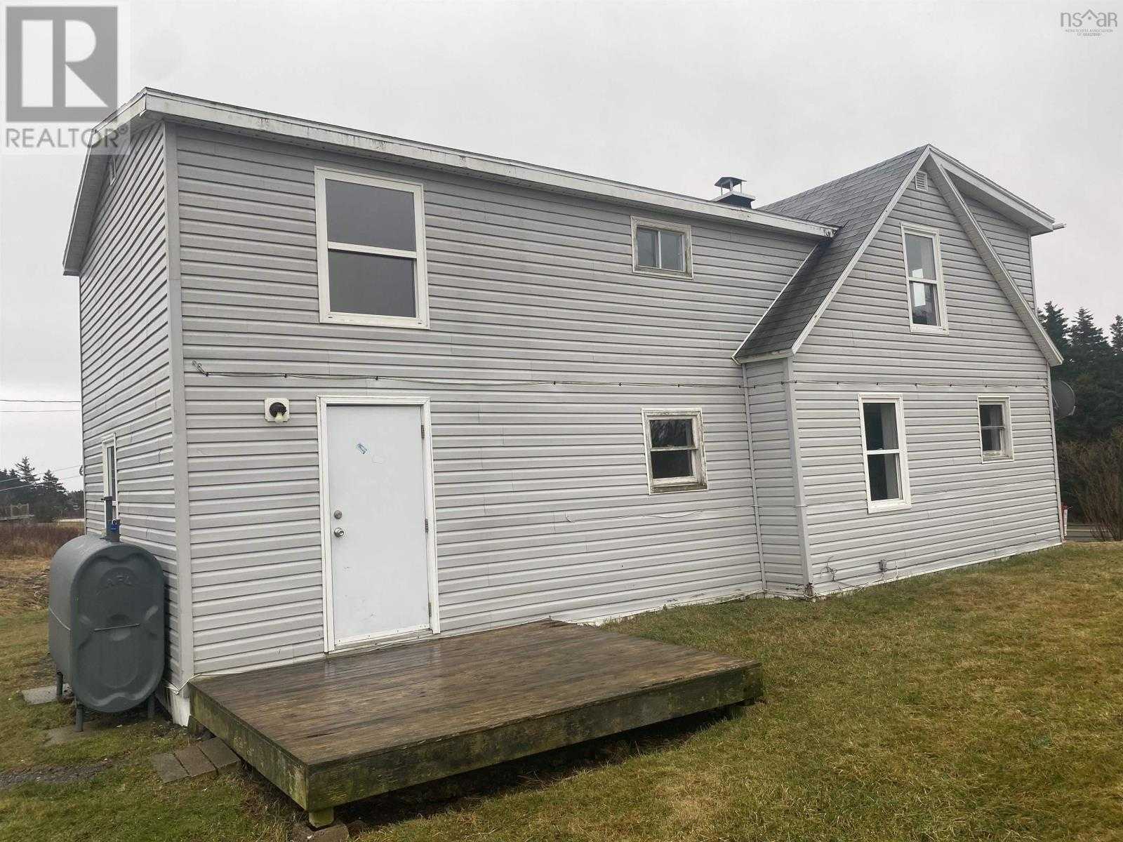 Dom w D'Escousse, Nova Scotia 10126897