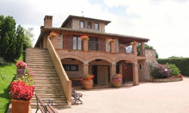 Condominium in Centocelle, Lazio 10128422