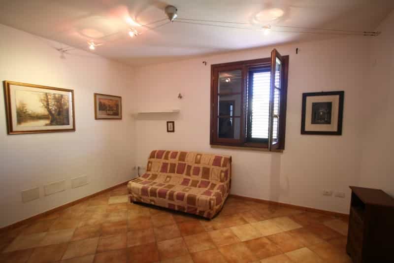 Condominium in Centocelle, Lazio 10128480
