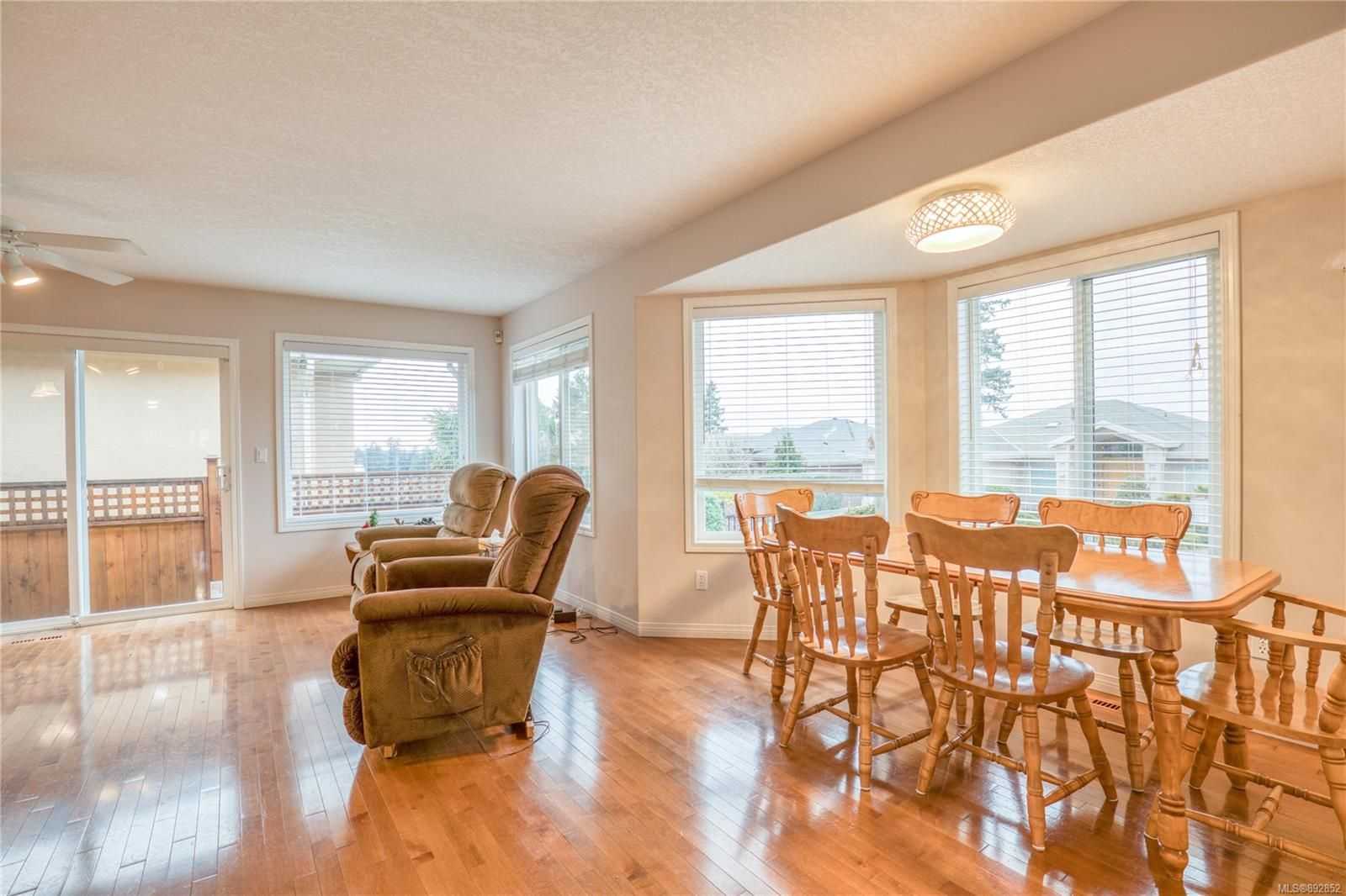 Condominium in Nanaimo, British Columbia 10128603