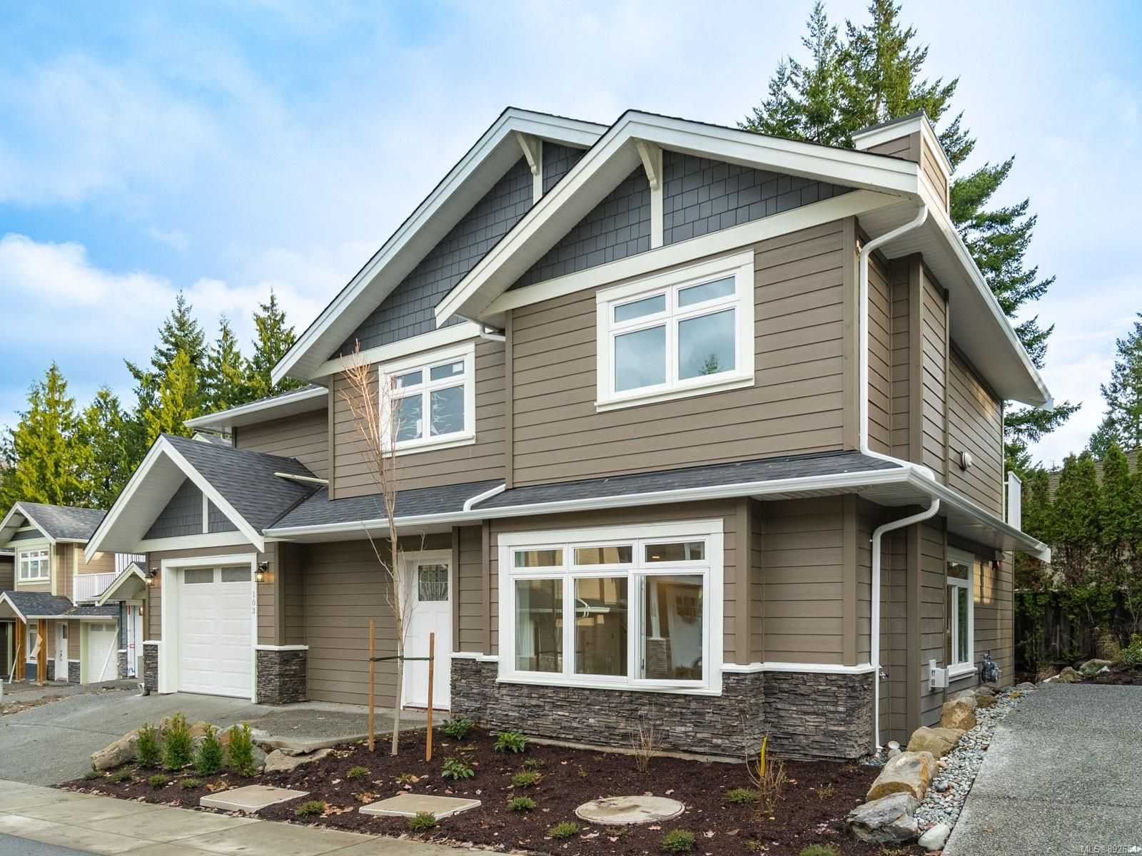House in Nanaimo, British Columbia 10128605