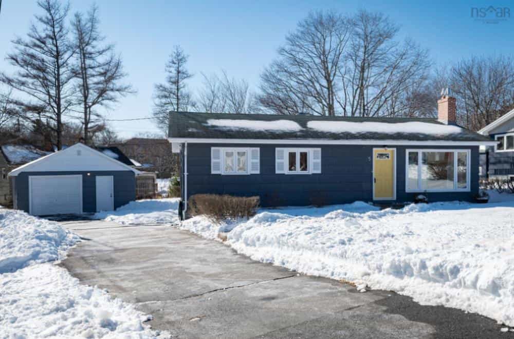 House in Halifax, Nova Scotia 10128606