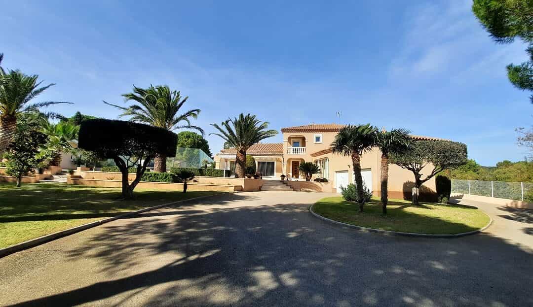 House in Nizas, Occitanie 10128658
