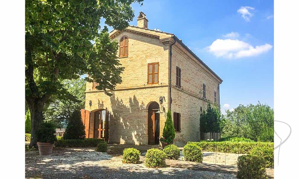 Huis in San Lorenzo in Campo, Marche 10128896
