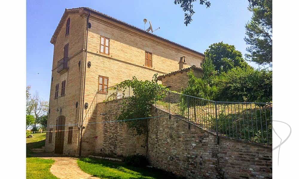 Hus i San Lorenzo in Campo, Marche 10128896