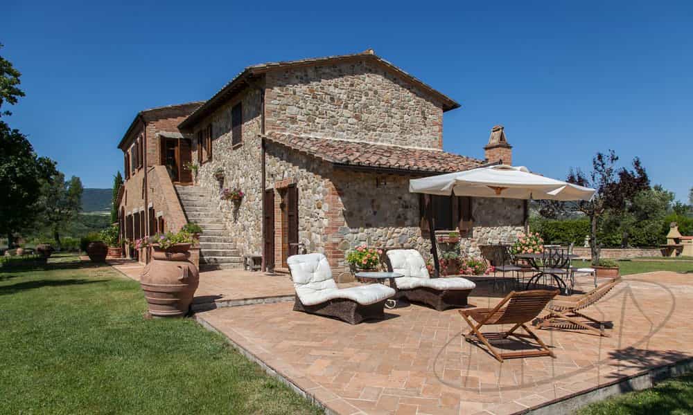 Rumah di Chiusi, Tuscany 10128914