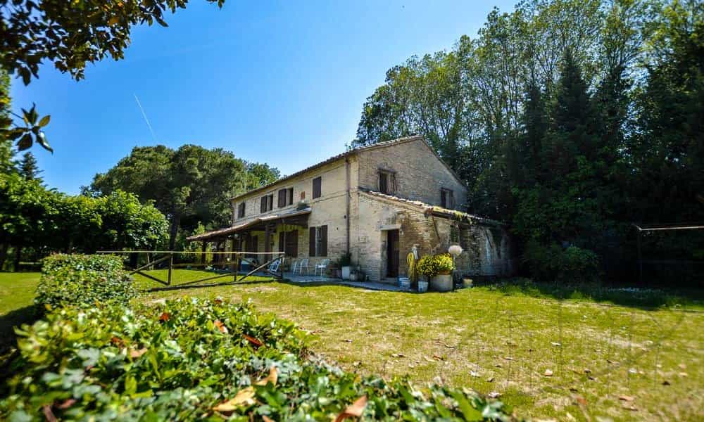 House in , Marche 10128924