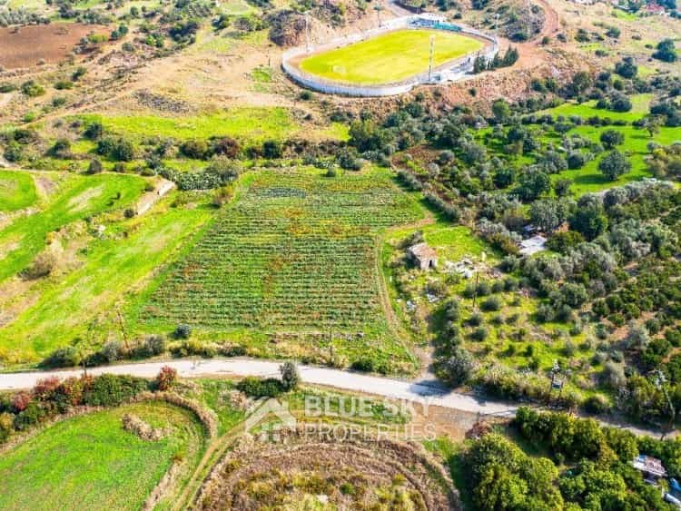 Tanah dalam Pyrgos, Limassol 10129068