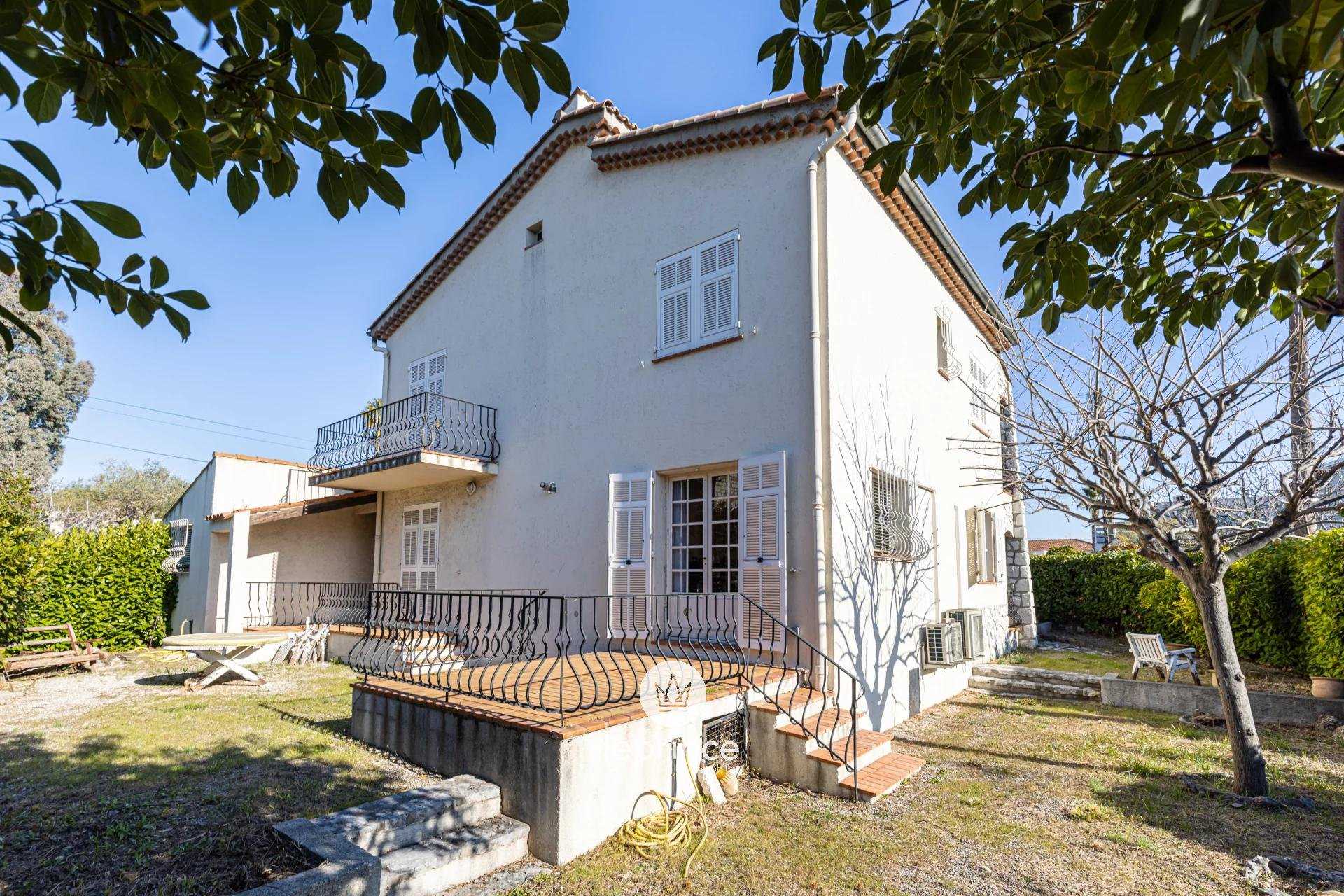 casa en Cagnes-sur-Mer, Alpes-Maritimes 10129173
