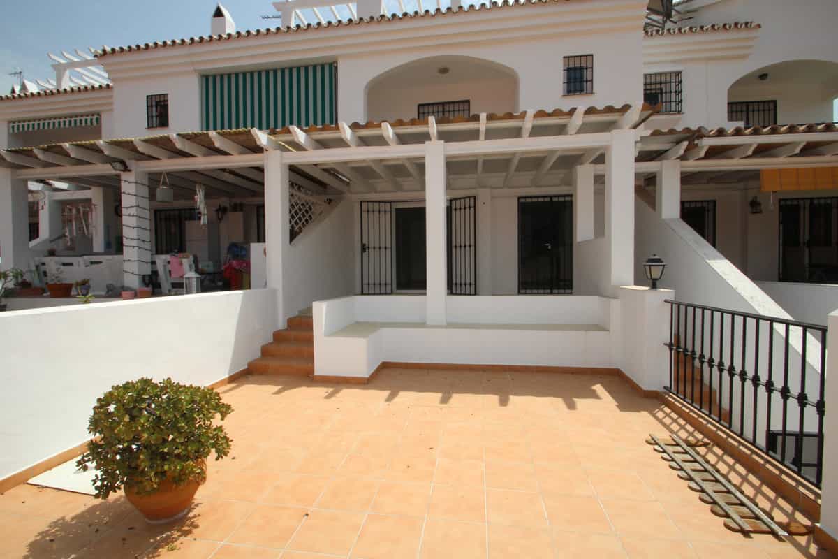 Beberapa Rumah di Fuengirola, Andalusia 10129273