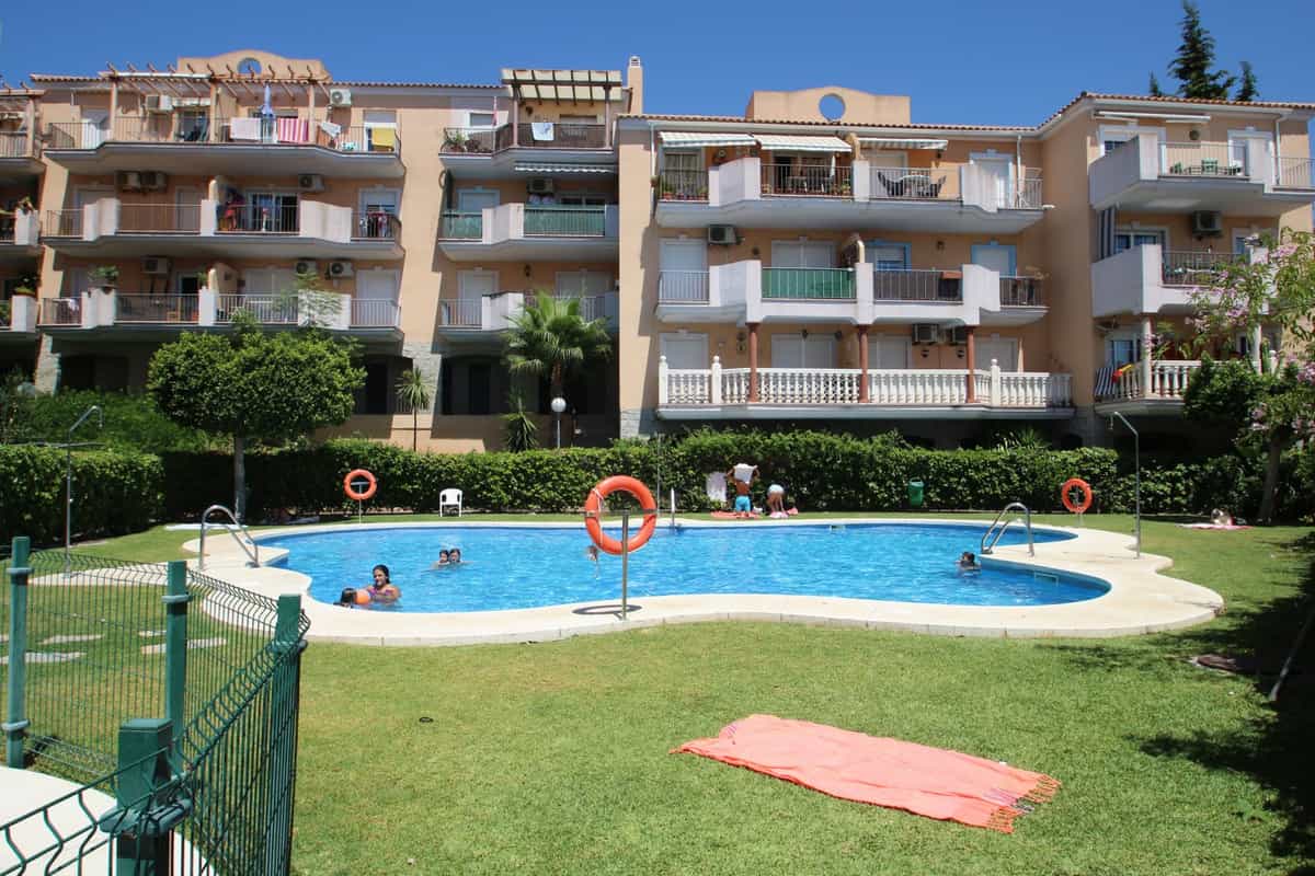 Condominium in Santa Fe de los Boliches, Andalusia 10129304