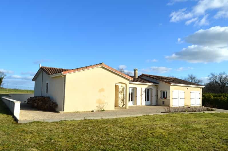 Other in Chatain, Nouvelle-Aquitaine 10129378