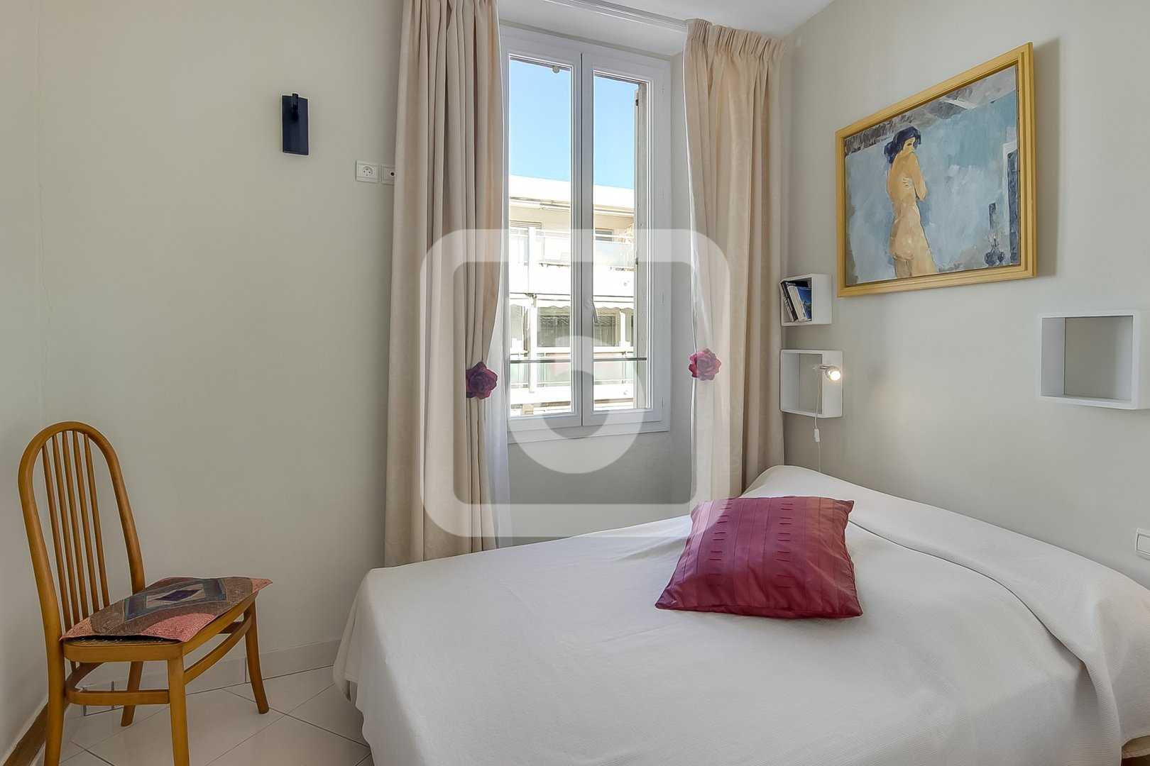Condominium in Le Cannet, Provence-Alpes-Cote d'Azur 10129591