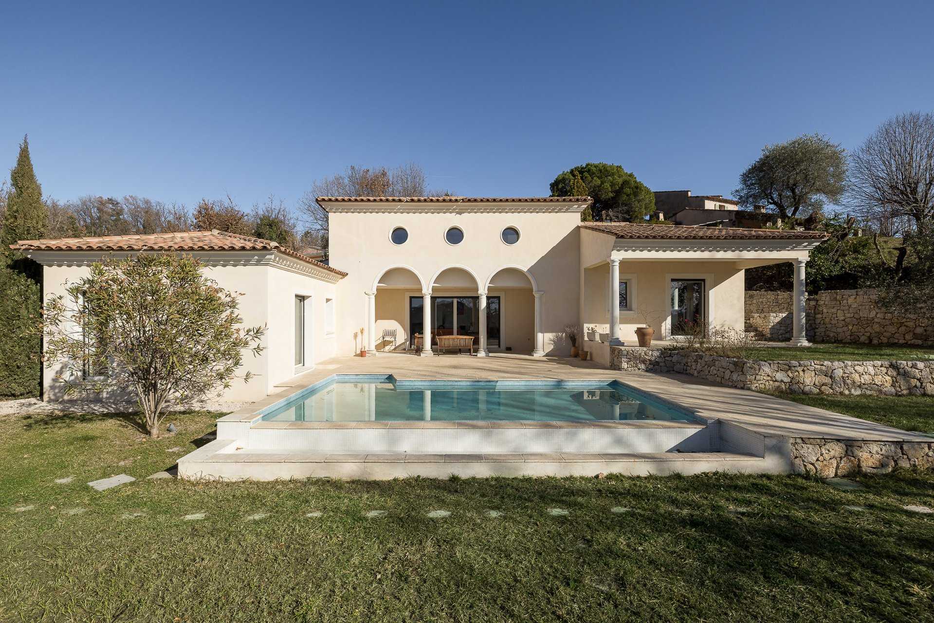 House in Chateauneuf-Grasse, Provence-Alpes-Cote d'Azur 10129689