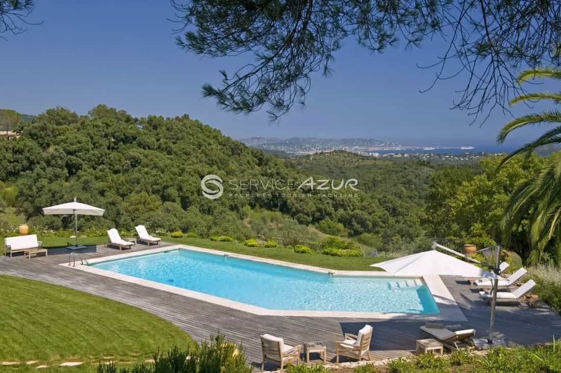 Eigentumswohnung im Cannes, Provence-Alpes-Côte d'Azur 10129711
