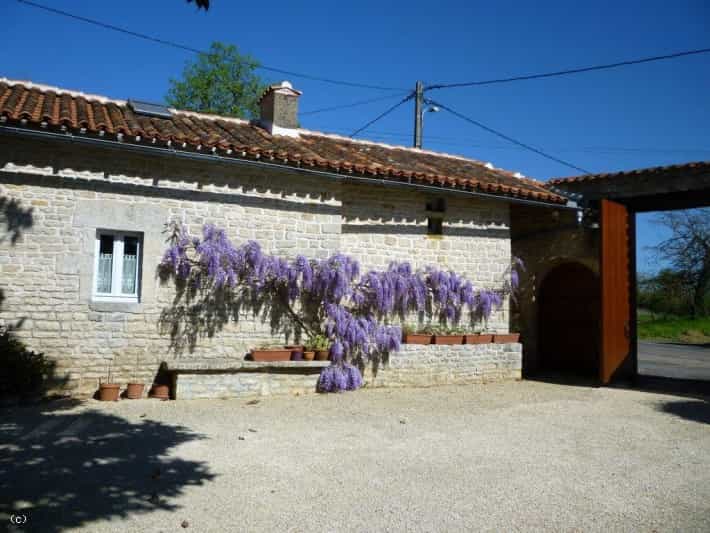 मकान में Lizant, Nouvelle-Aquitaine 10129931