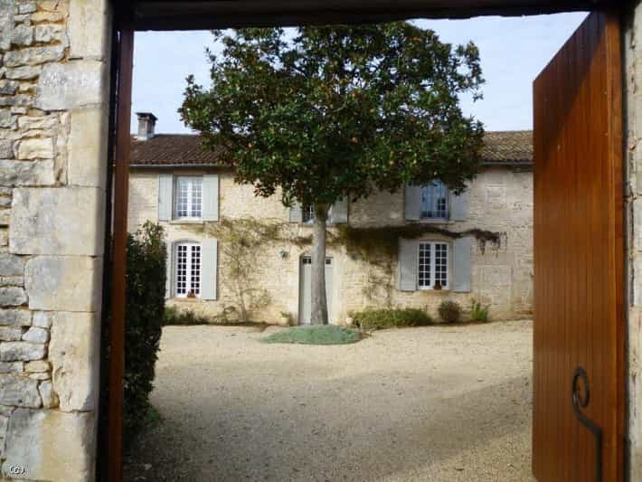 Talo sisään Lizant, Nouvelle-Aquitaine 10129931