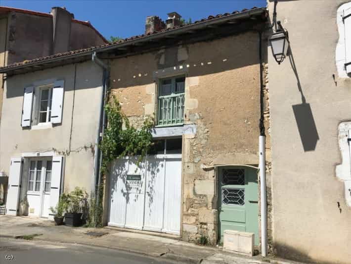 Hus i Verteuil-sur-Charente, Nouvelle-Aquitaine 10130263