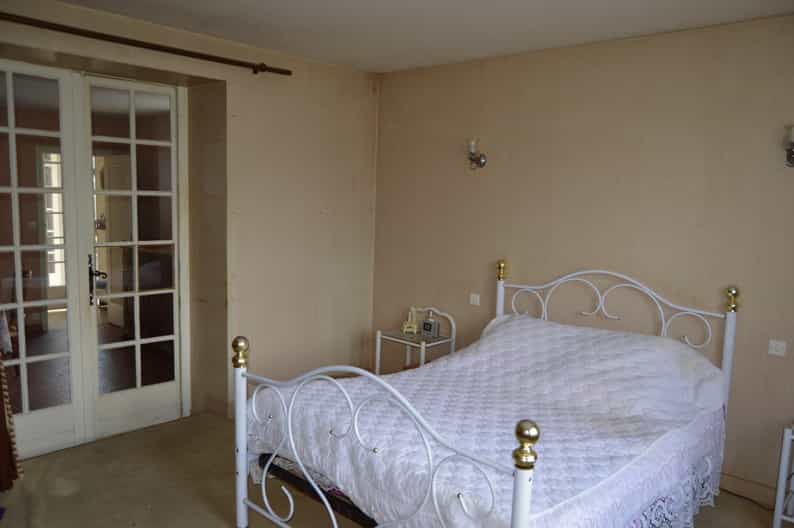 Condominium in Taizé-Aizie, Nouvelle-Aquitaine 10130315